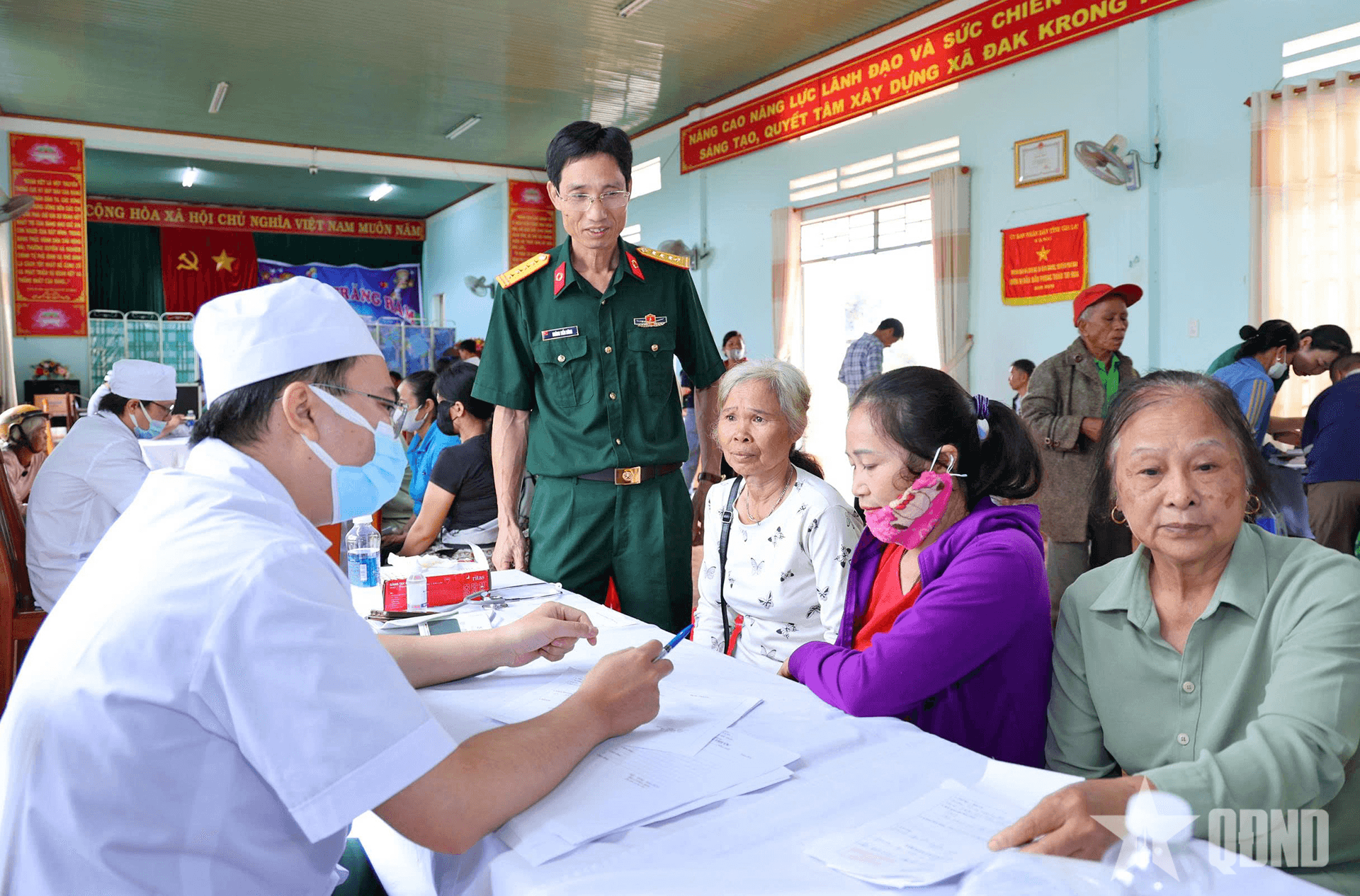 Bệnh viện Quân y 211: Đi về phía nhân dân