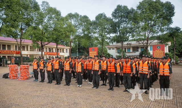 Công an tỉnh Đắk Lắk xuất quân hỗ trợ phòng chống bão số 13