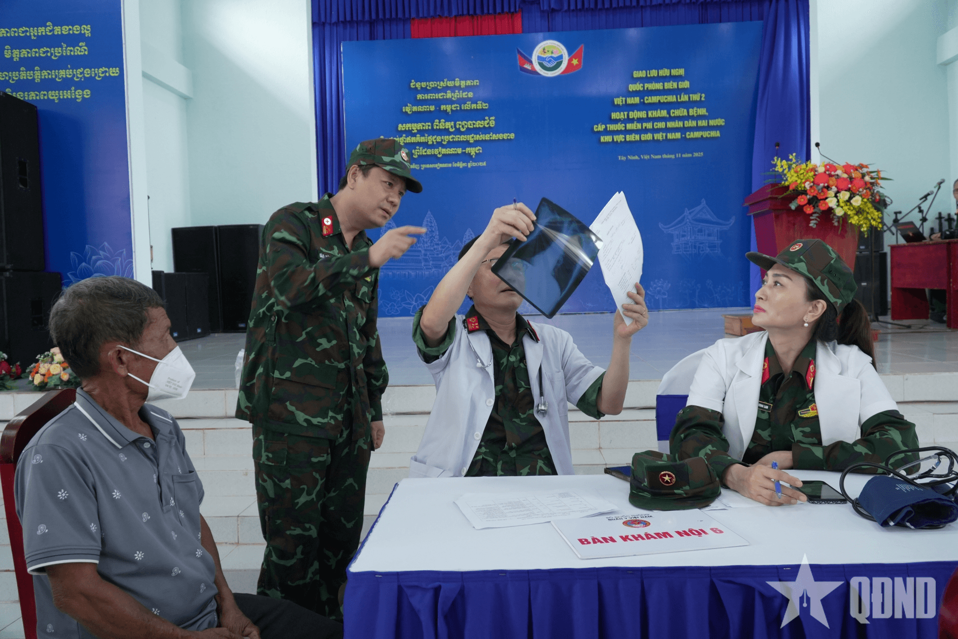 Tây Ninh: Quân y Việt Nam - Campuchia khám bệnh giúp bà con xã biên giới