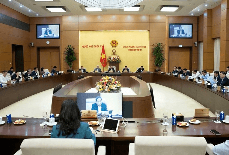 Ủy ban Thường vụ Quốc hội ban hành nghị quyết về công tác cán bộ