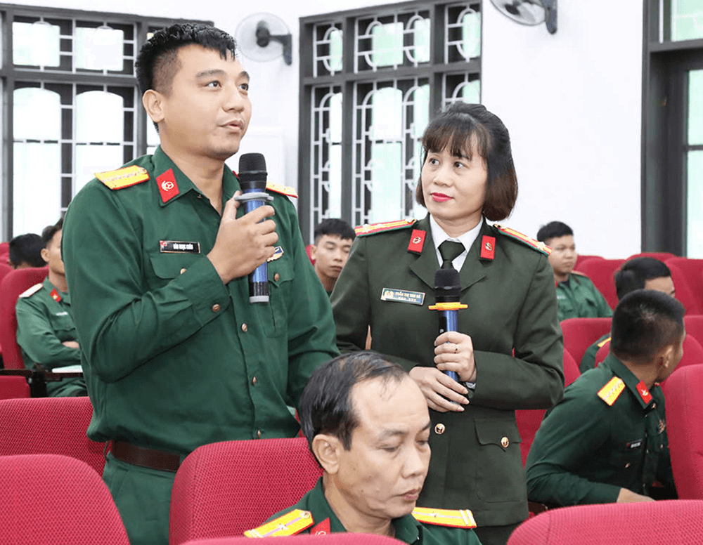Nâng cao nhận thức, kiến thức pháp luật cho cán bộ, chiến sĩ Lữ đoàn 971