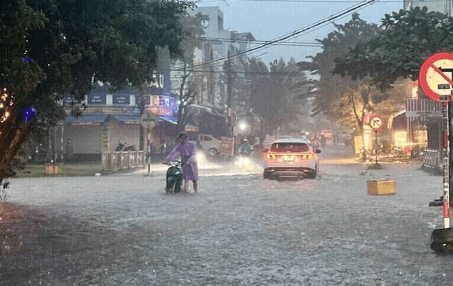 Thời tiết hôm nay (8-11): Mưa lớn từ Thanh Hóa đến Bắc Quảng Trị