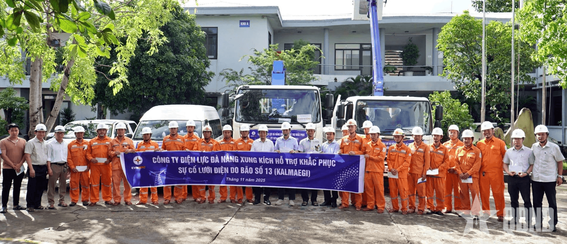 Công ty Điện lực Đà Nẵng hỗ trợ Công ty Điện lực Gia Lai khắc phục hậu quả bão số 13