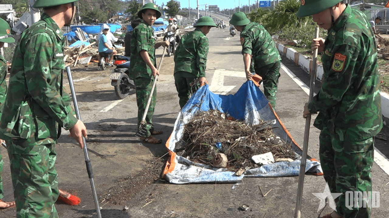 Gia Lai: Bộ đội giúp dân khắc phục hậu quả cơn cuồng phong "chưa từng thấy"