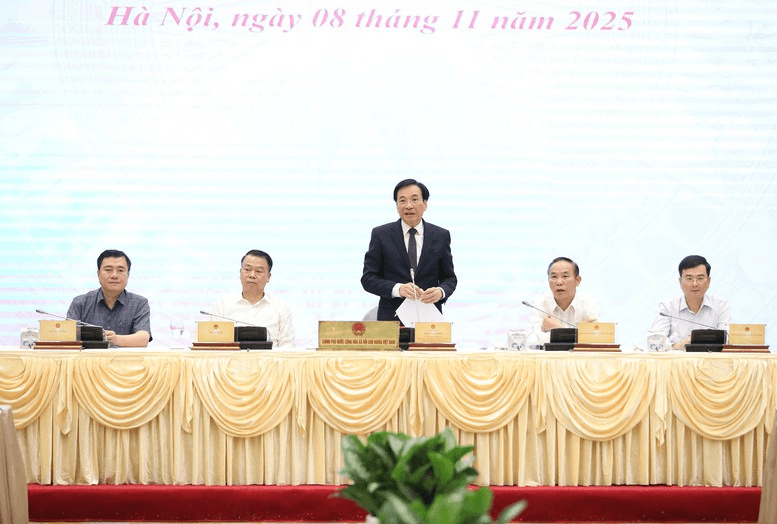 Họp báo Chính phủ: Dự báo Việt Nam thuộc nhóm nước tăng trưởng cao hàng đầu khu vực và thế giới trong năm 2025