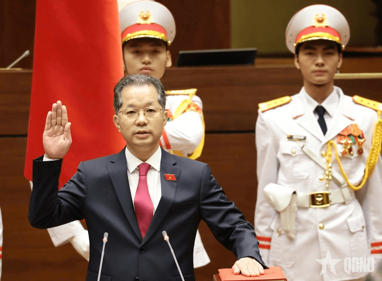 Chánh án Tòa án nhân dân Tối cao Nguyễn Văn Quảng tuyên thệ nhậm chức