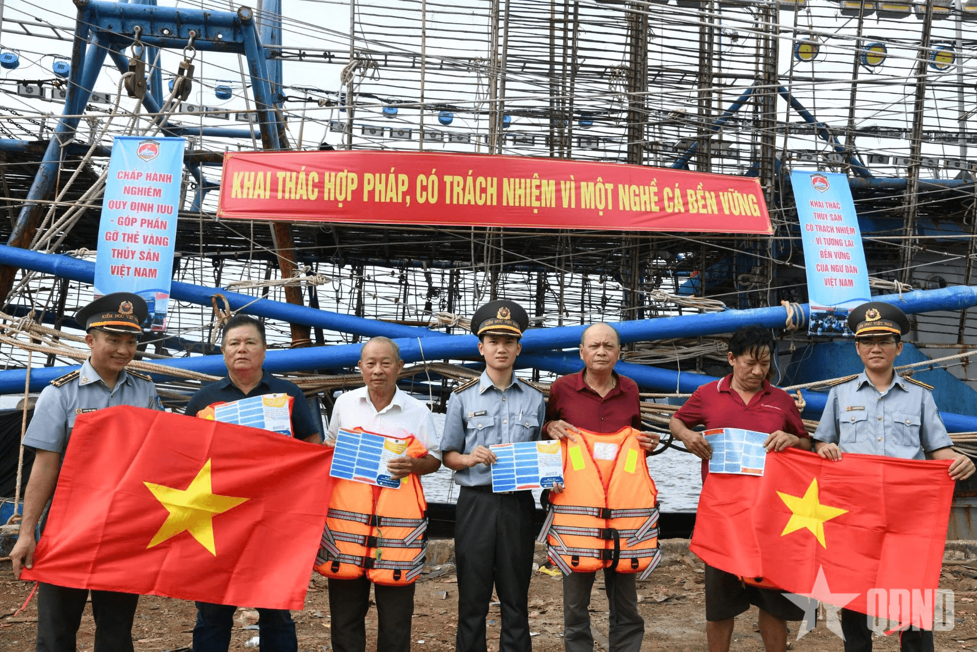 Chi đội Kiểm ngư số 3 tuyên truyền chống khai thác IUU