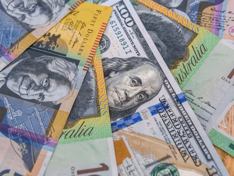 Tỷ giá USD hôm nay (12-11): Đồng USD quay đầu giảm