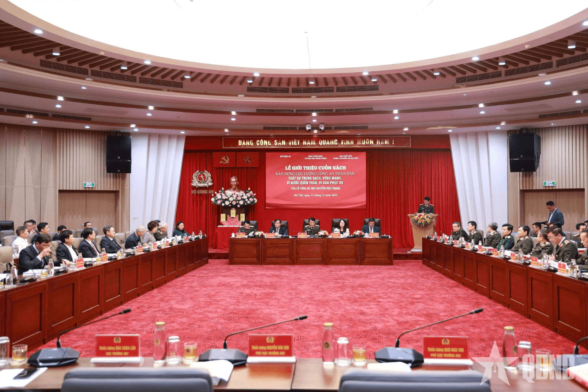 Giới thiệu cuốn sách của Tổng Bí thư Nguyễn Phú Trọng về lực lượng Công an nhân dân