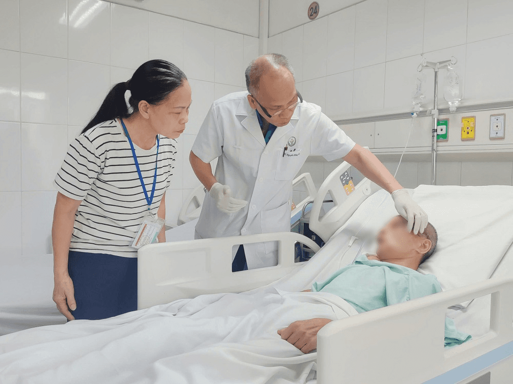 Bệnh viện Hữu nghị Việt Đức: Giữ được khuôn mặt cho bệnh nhân bị ngã vỡ nát mặt