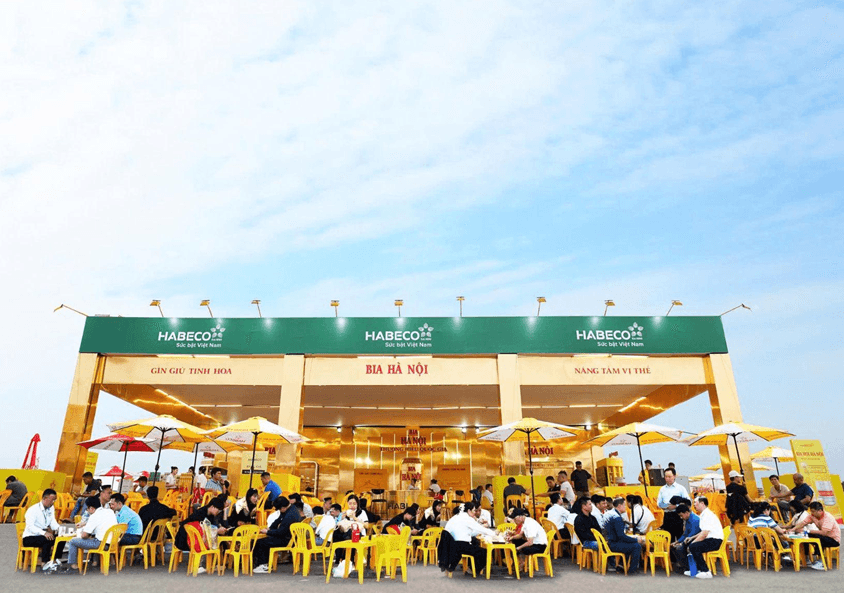 Hưởng ứng lời kêu gọi của Thủ tướng Chính Phủ, HABECO hỗ trợ đồng bào miền Trung 2 tỷ đồng tại Hội chợ Mùa Thu 2025