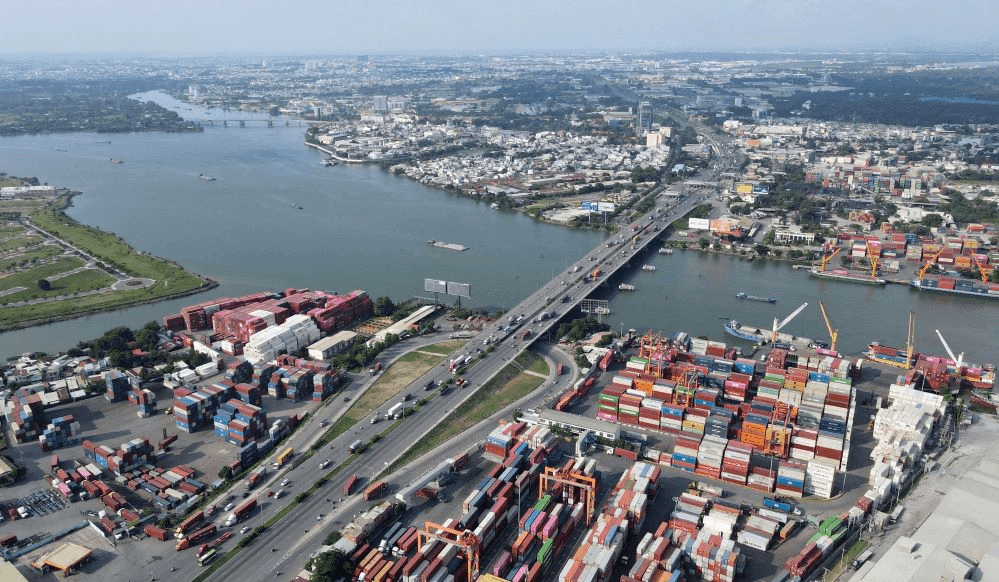 Khai thác lợi thế, phát triển logistics hiện đại