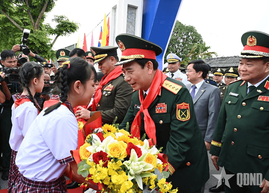 Giao lưu hữu nghị quốc phòng biên giới Việt Nam - Campuchia: Khánh thành khu phòng học bán trú Trường Tiểu học Bến Cầu