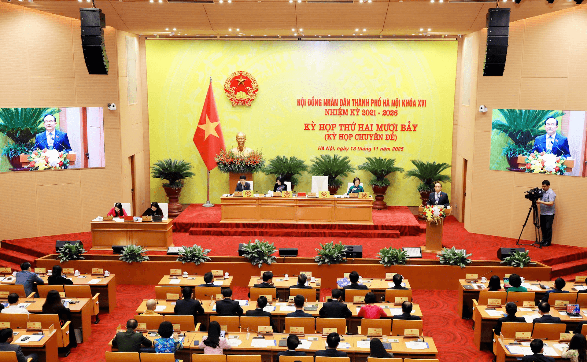 Hà Nội: Kiện toàn chức danh Chủ tịch Hội đồng nhân dân, Chủ tịch Ủy ban nhân dân thành phố
