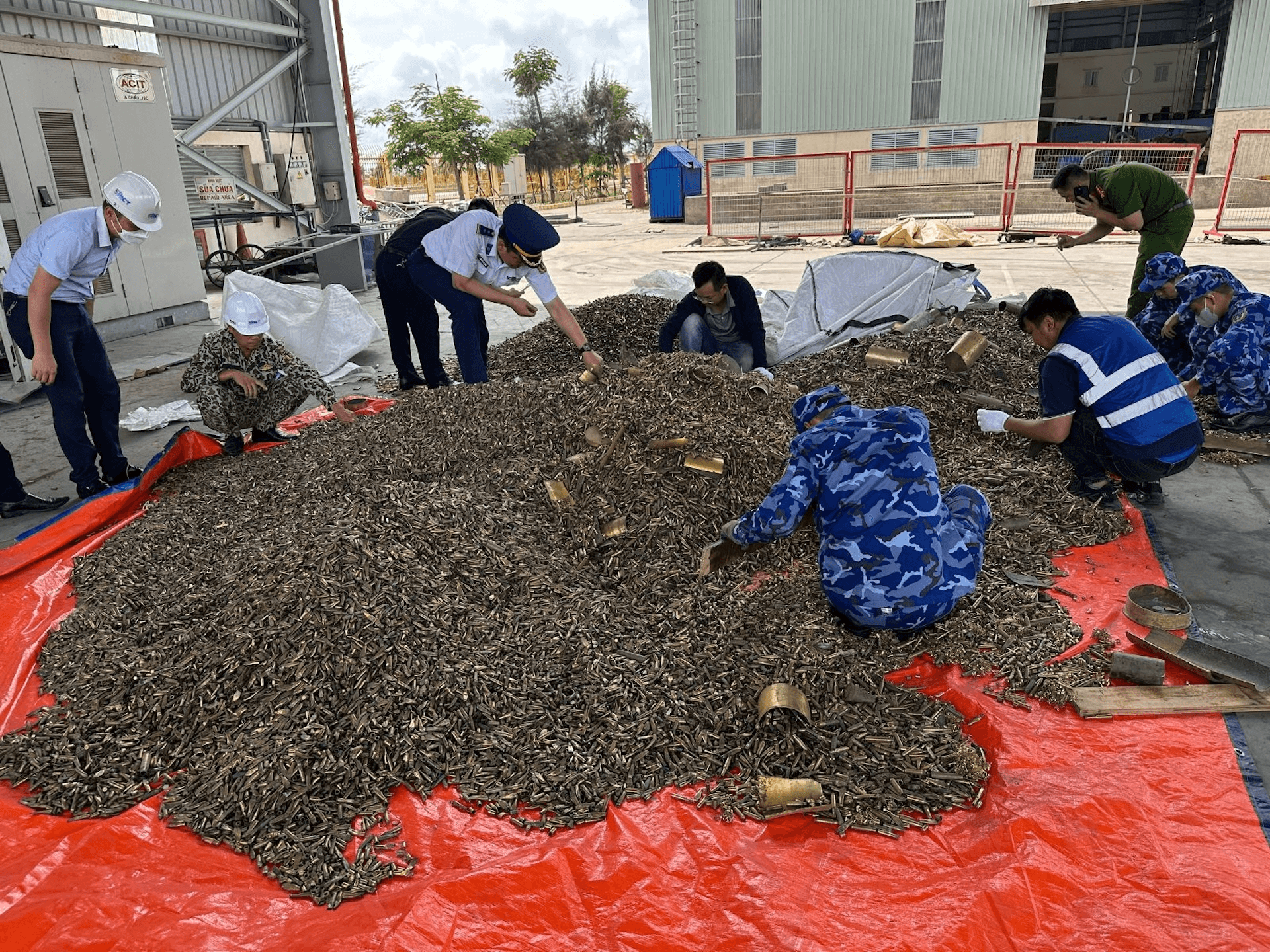Thu giữ, điều tra vụ tuồn lậu 25 tấn vỏ đạn quân dụng vào Việt Nam