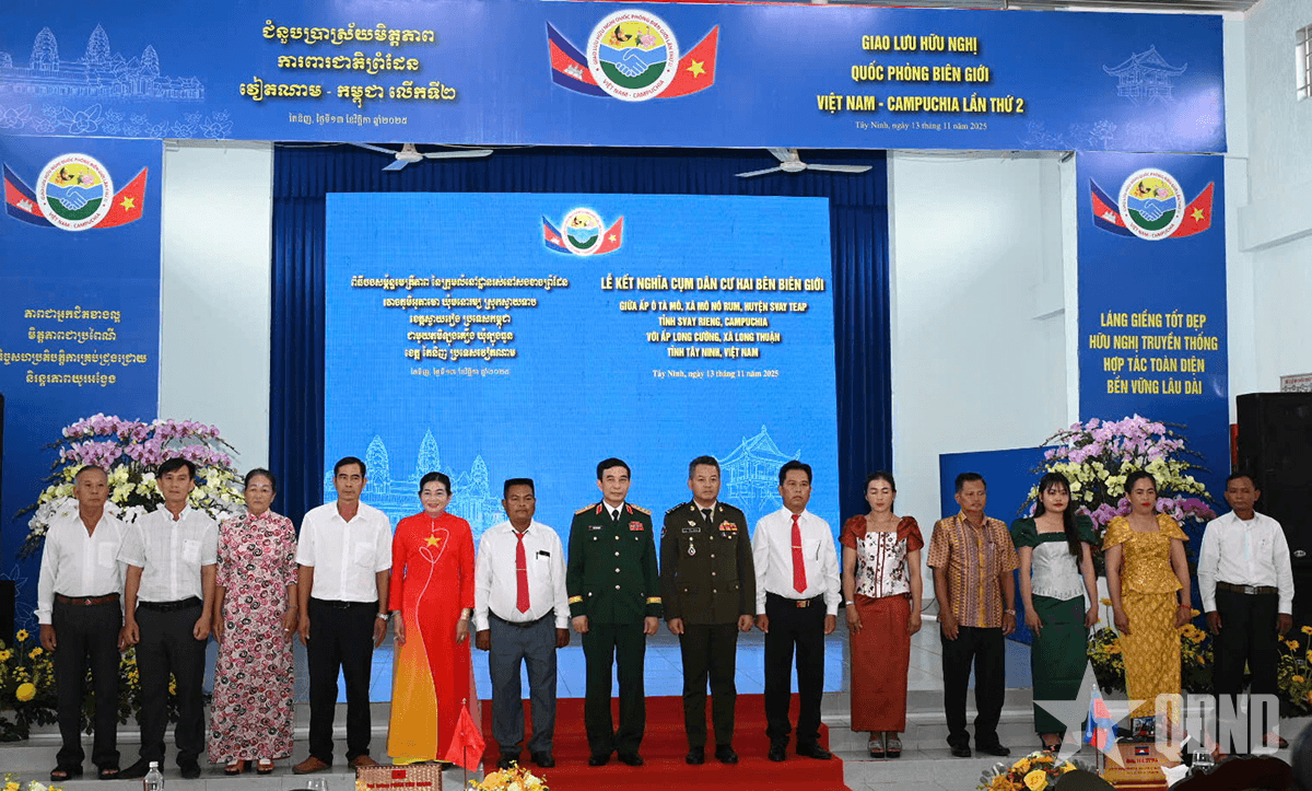 Kết nghĩa cụm dân cư hai bên biên giới Việt Nam - Campuchia
