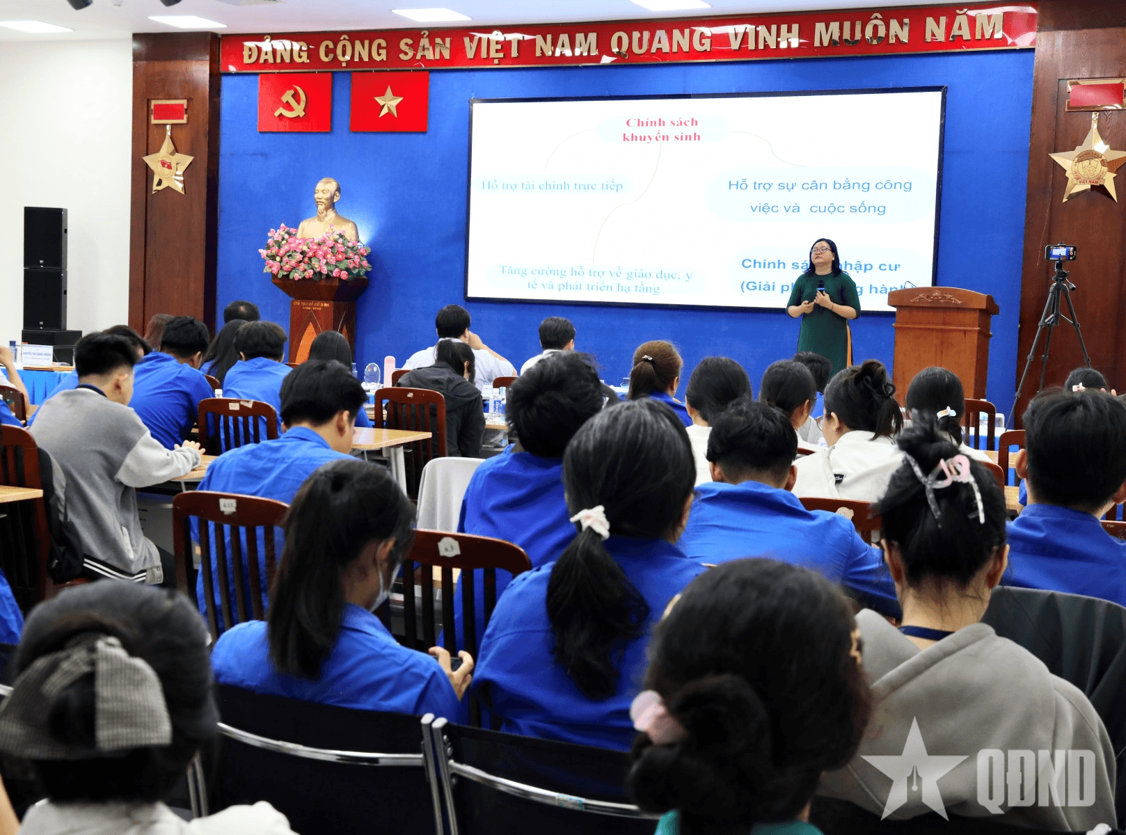 TP Hồ Chí Minh: Lắng nghe thanh niên nói về vấn đề mức sinh thấp