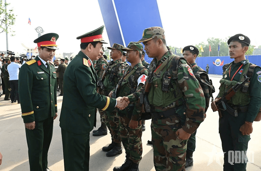 Lực lượng bảo vệ biên giới hai nước Việt Nam - Campuchia tuần tra chung