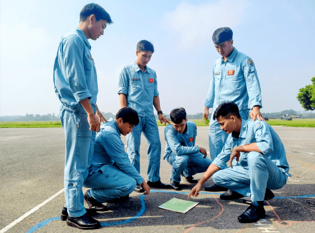 Vững tin vào những đảng viên phi công thế hệ GenZ