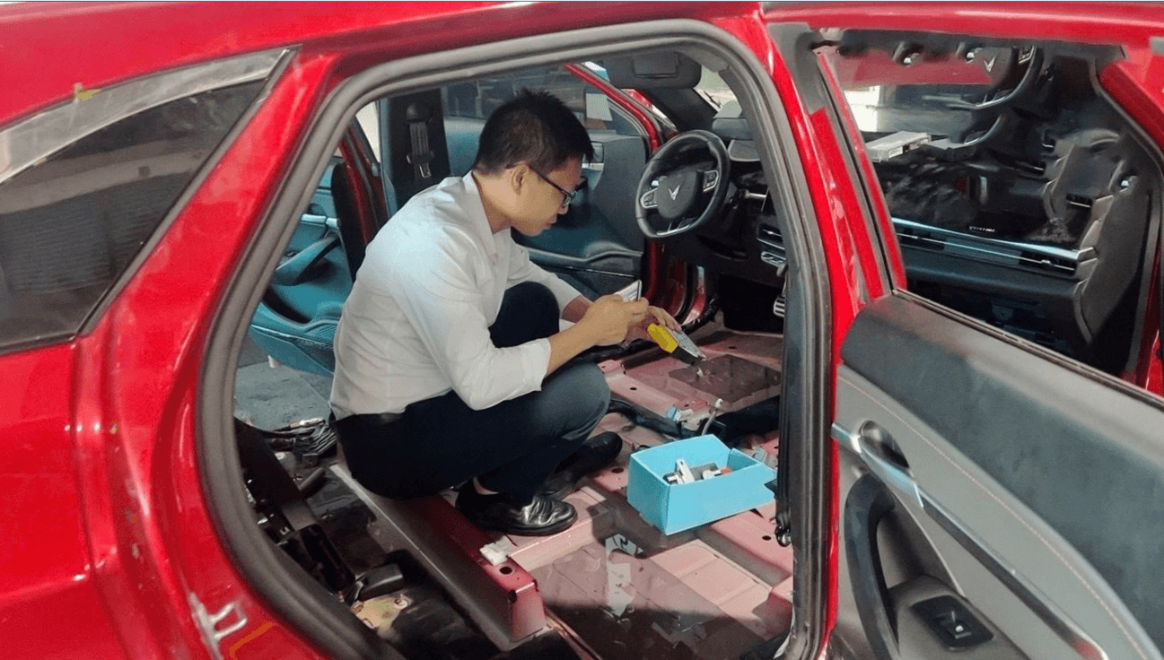 Hỗ trợ khách hàng khắc phục hậu quả mưa bão