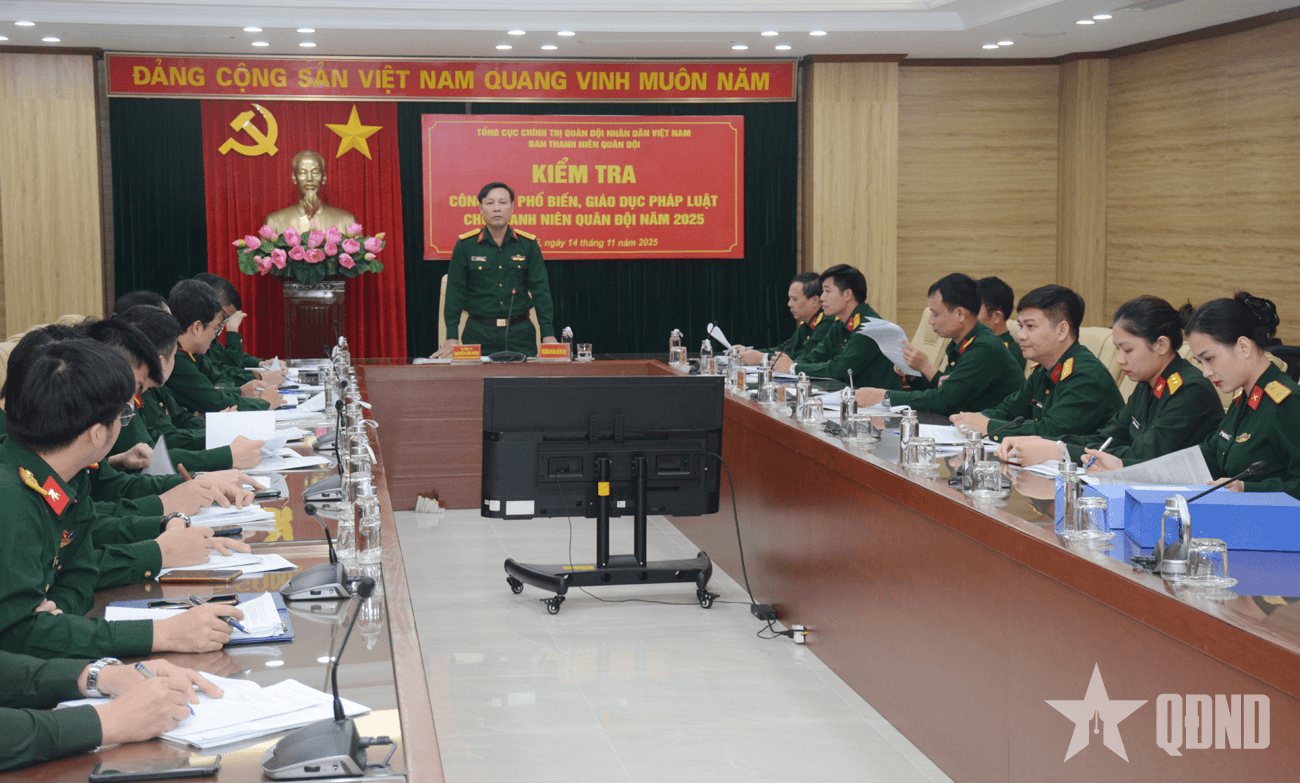 Kiểm tra công tác phổ biến, giáo dục pháp luật cho thanh niên tại Học viện Kỹ thuật quân sự