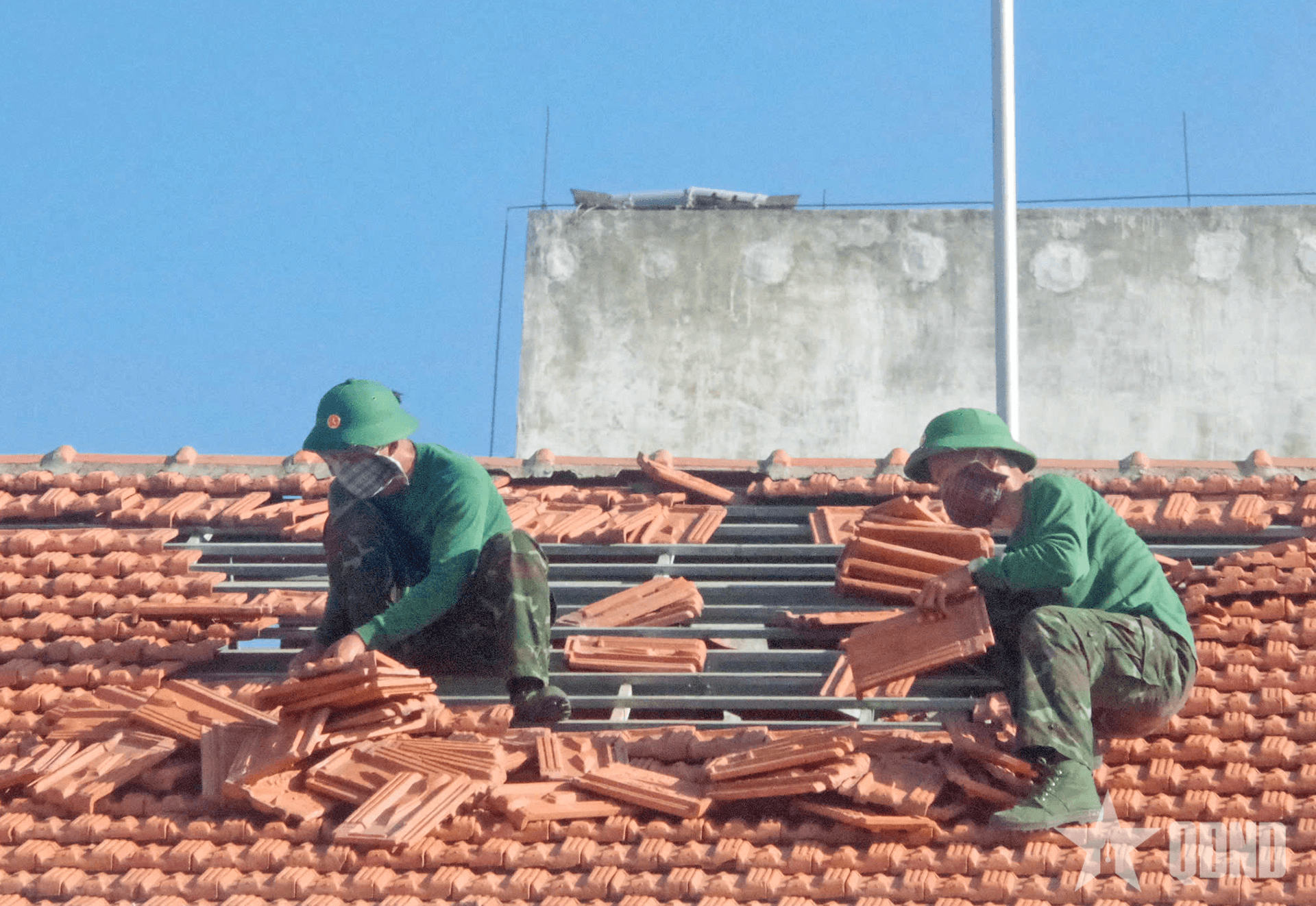 Sư đoàn 31 (Quân đoàn 34) giúp nhân dân hơn 3.000 ngày công khắc phục hậu quả bão số 13