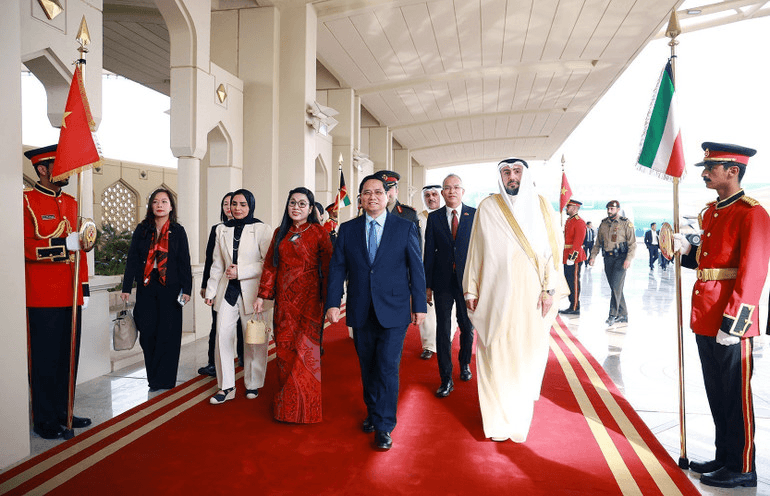 Thủ tướng Phạm Minh Chính và Phu nhân bắt đầu thăm chính thức Kuwait