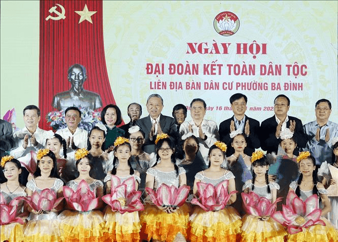 Tổng Bí thư Tô Lâm, Chủ tịch Quốc hội Trần Thanh Mẫn dự Ngày hội Đại đoàn kết toàn dân tộc tại phường Ba Đình, Hà Nội