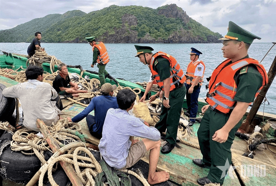 Cứu thành công 5 ngư dân gặp nạn trên vùng biển Đặc khu Côn Đảo