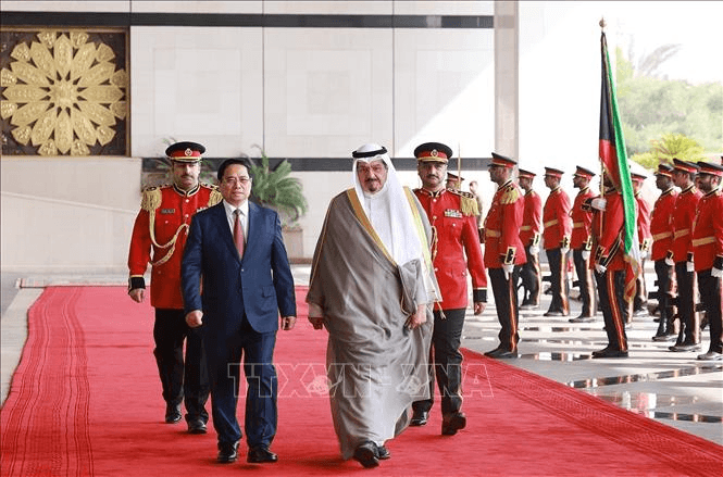 Thủ tướng Nhà nước Kuwait chủ trì lễ đón Thủ tướng Phạm Minh Chính
