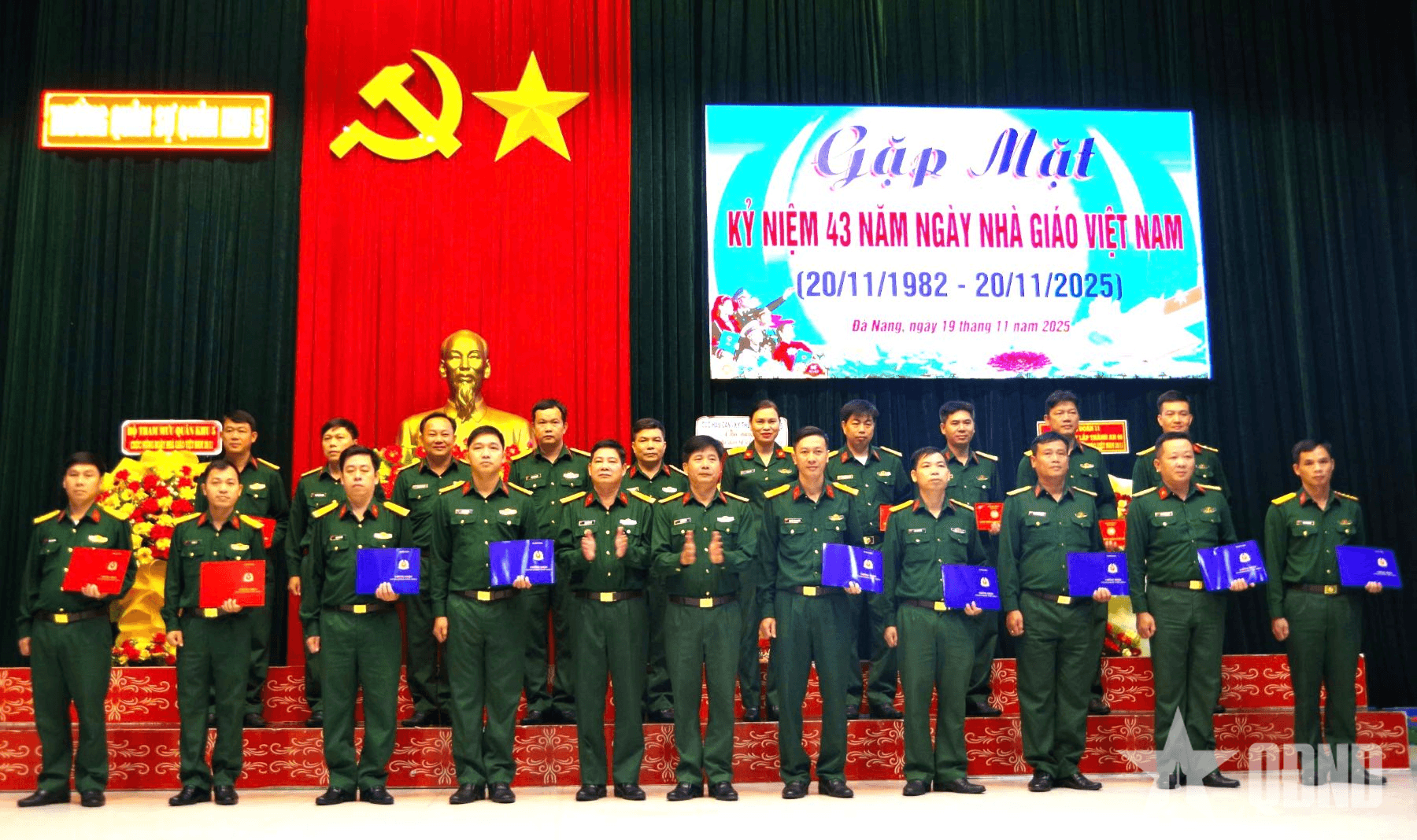 Trường Quân sự Quân khu 5 kỷ niệm 43 năm Ngày Nhà giáo Việt Nam