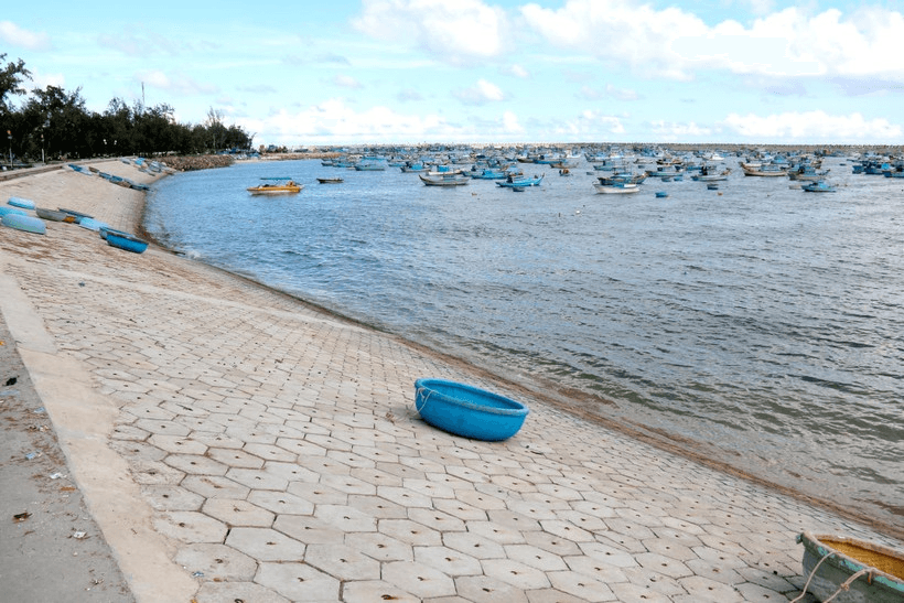 Lâm Đồng: Tàu vận tải hành khách từ Phan Thiết ra đặc khu Phú Quý tạm ngưng hoạt động vì thời tiết xấu