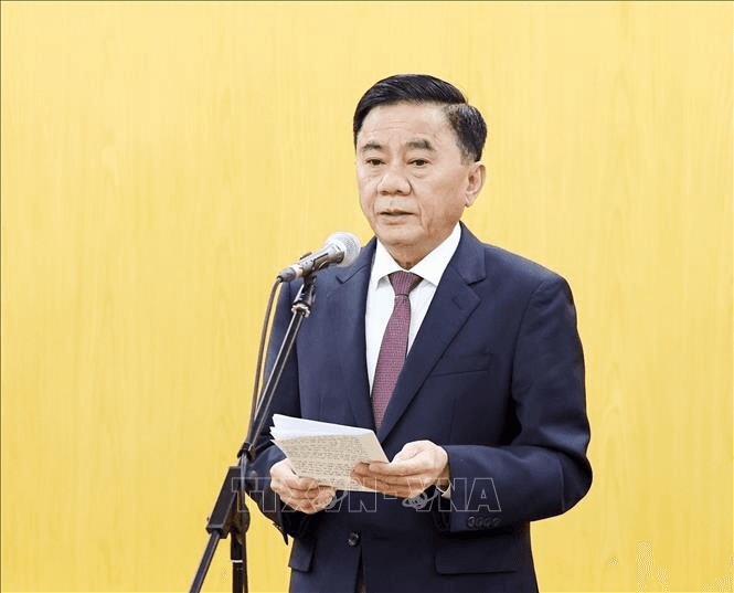 Ban hành các kết luận của Bộ Chính trị, Ban Bí thư