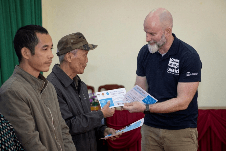 Anh tăng mức viện trợ lên đến 27 tỷ đồng hỗ trợ Việt Nam khắc phục hậu quả bão lũ