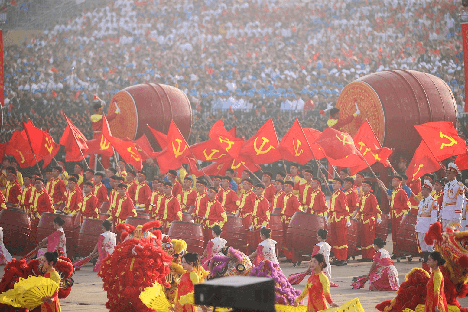 Không ngừng hoàn thiện hệ thống lý luận về xây dựng Đảng trong kỷ nguyên mới - Bài 2: Những vấn đề đặt ra và giải pháp (tiếp theo và hết)