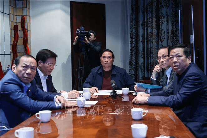 Thủ tướng Phạm Minh Chính họp khẩn trực tuyến từ Nam Phi về ứng phó lũ lụt ở miền Trung