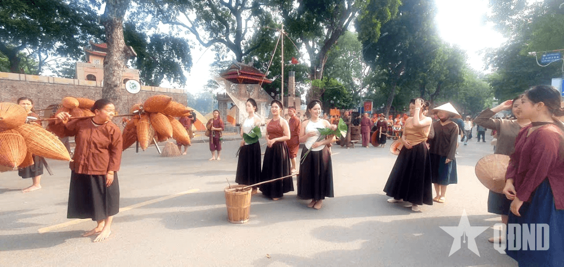 Đồng diễn nghệ thuật “Hà Nội - Miền ký ức”