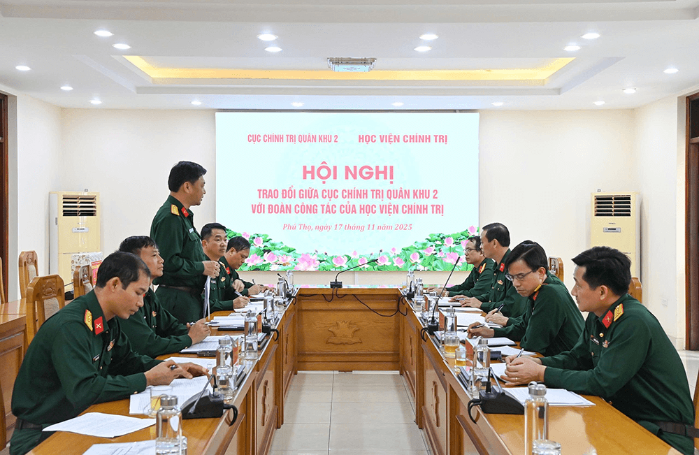 Khoa Công tác Đảng, công tác chính trị, Học viện Chính trị nghiên cứu thực tiễn tại Quân khu 2