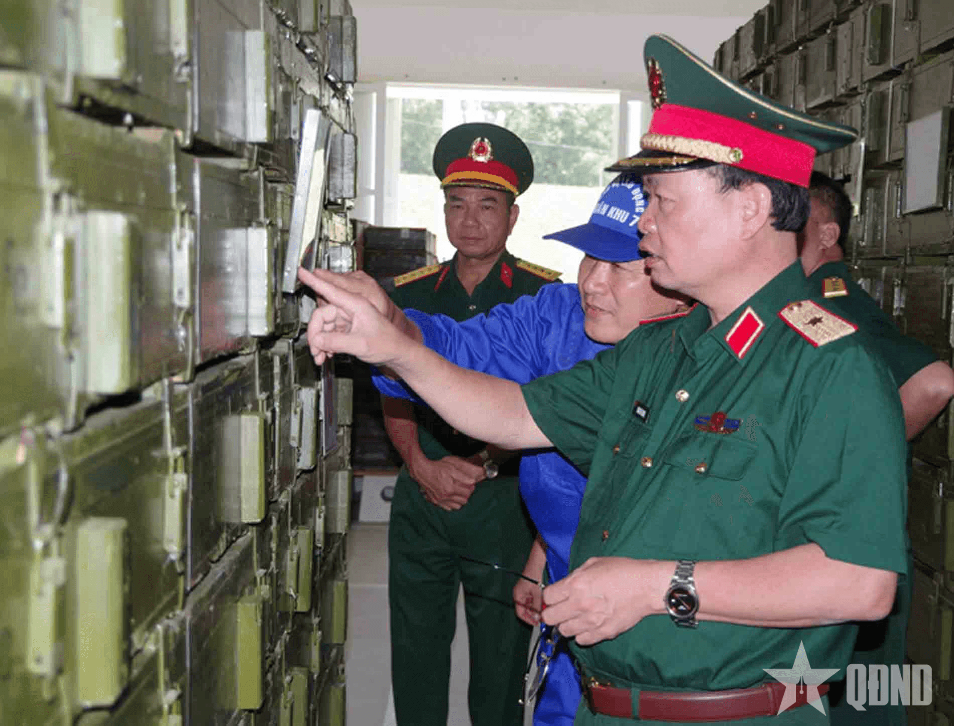 Bộ Quốc phòng kiểm tra công tác sử dụng vũ khí đạn tại Lữ đoàn Tăng thiết giáp 26