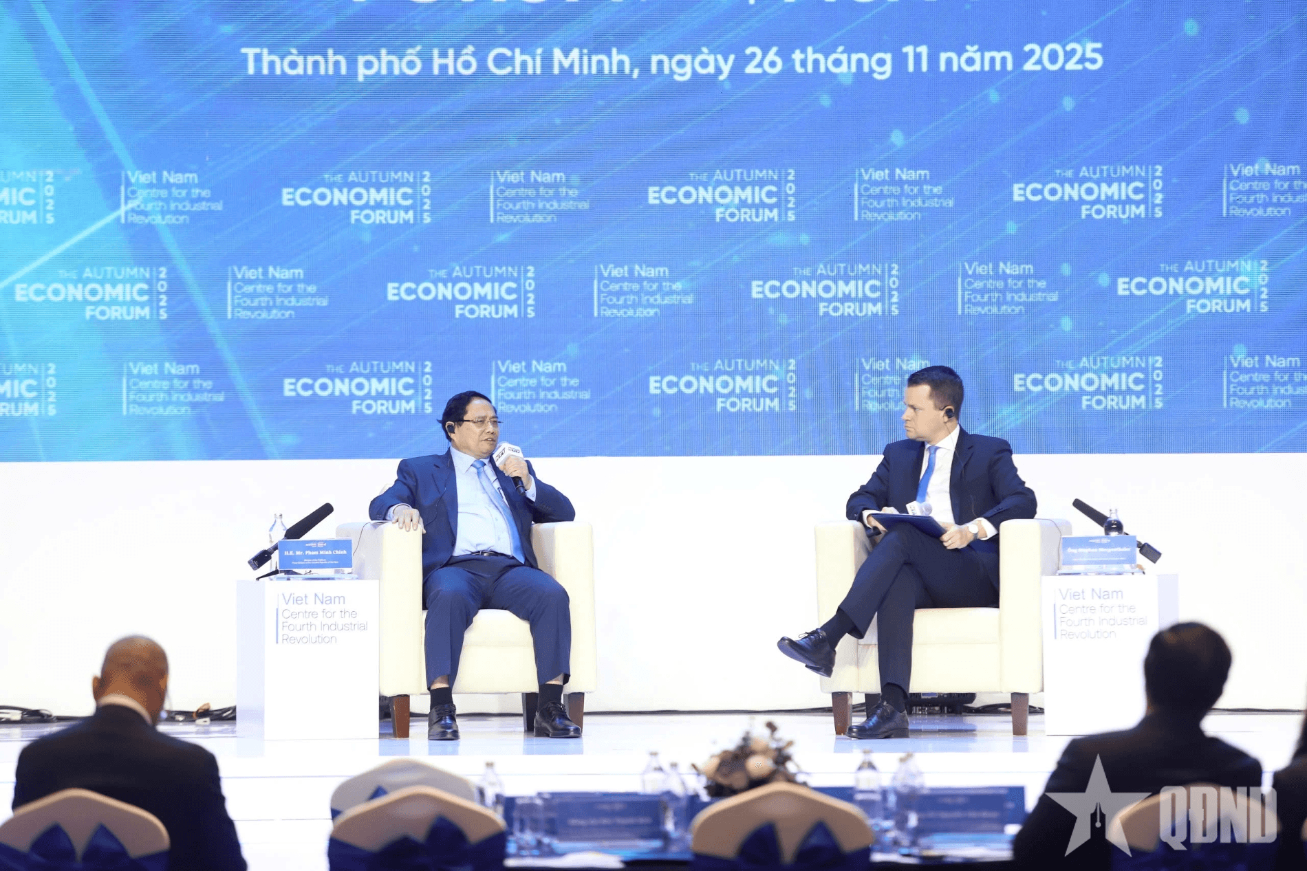 Đối thoại chính sách cấp cao giữa Thủ tướng Chính phủ Việt Nam và lãnh đạo Diễn đàn Kinh tế Thế giới