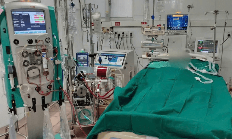 Cứu sống người thợ xây rơi từ độ cao 12m