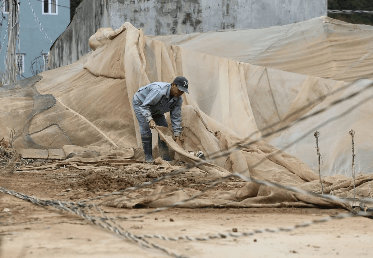 Học sinh của 59 trường chưa thể đi học do mưa lũ