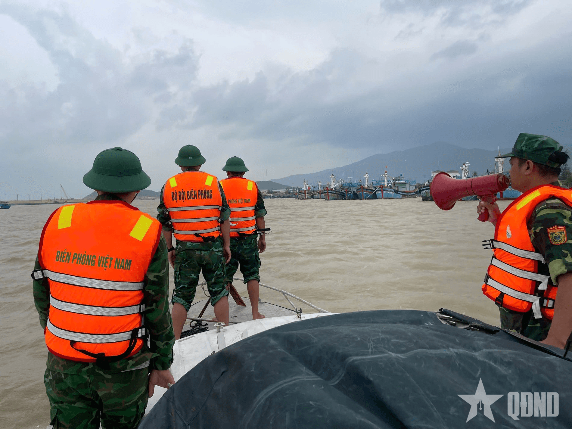 Bộ đội Biên phòng tỉnh Đắk Lắk kêu gọi ngư dân chủ động phòng tránh bão số 15