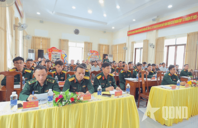 Đoàn Kinh tế - Quốc phòng 737 (Quân khu 5) bàn giao mô hình chăn nuôi tặng hộ nghèo của tỉnh Đắk Lắk