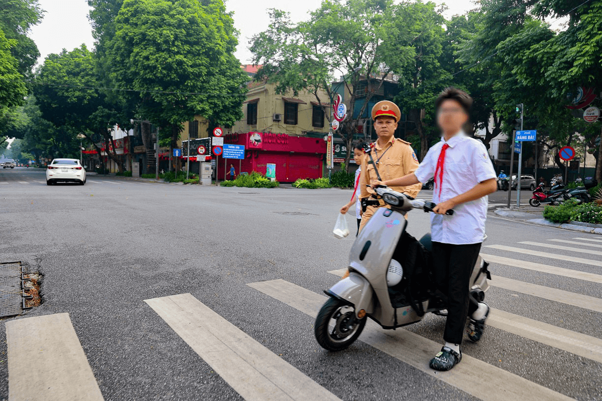 Hà Nội: Hơn 3.000 học sinh vi phạm an toàn giao thông được gửi đến Sở Giáo dục và Đào tạo