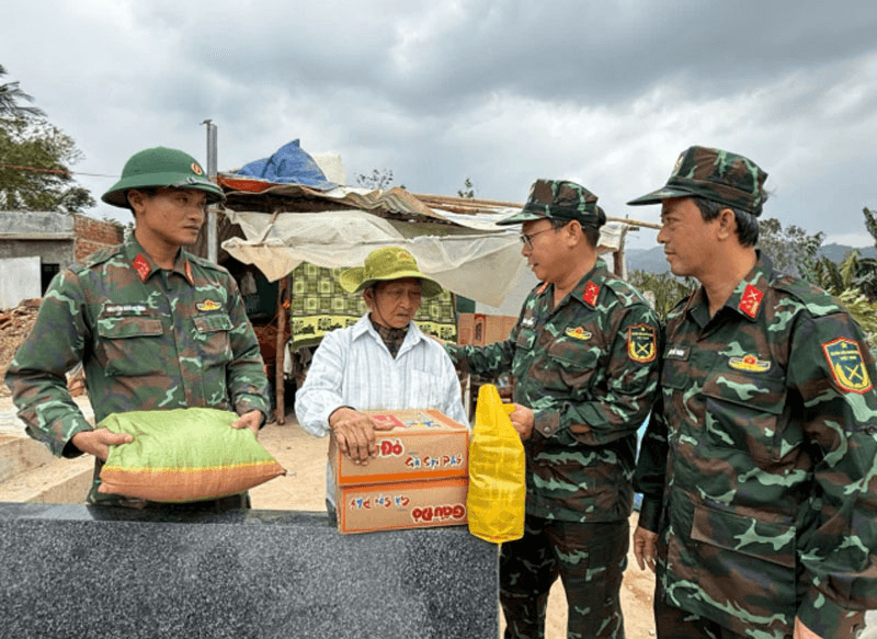 Tình người ở Hòa Thịnh