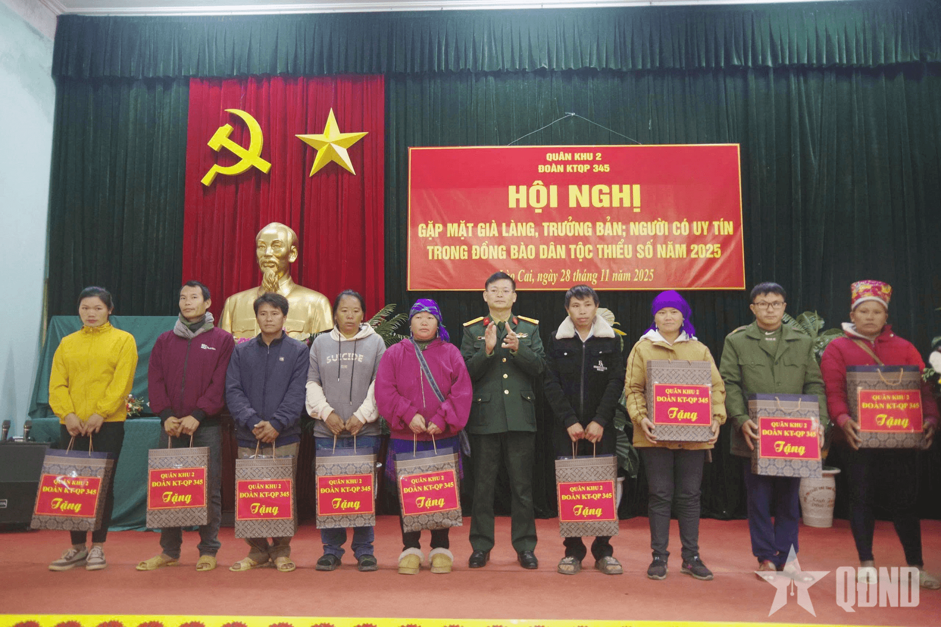 Đoàn Kinh tế - Quốc phòng 345 (Quân khu 2) tôn vinh người có uy tín vùng đồng bào dân tộc thiểu số