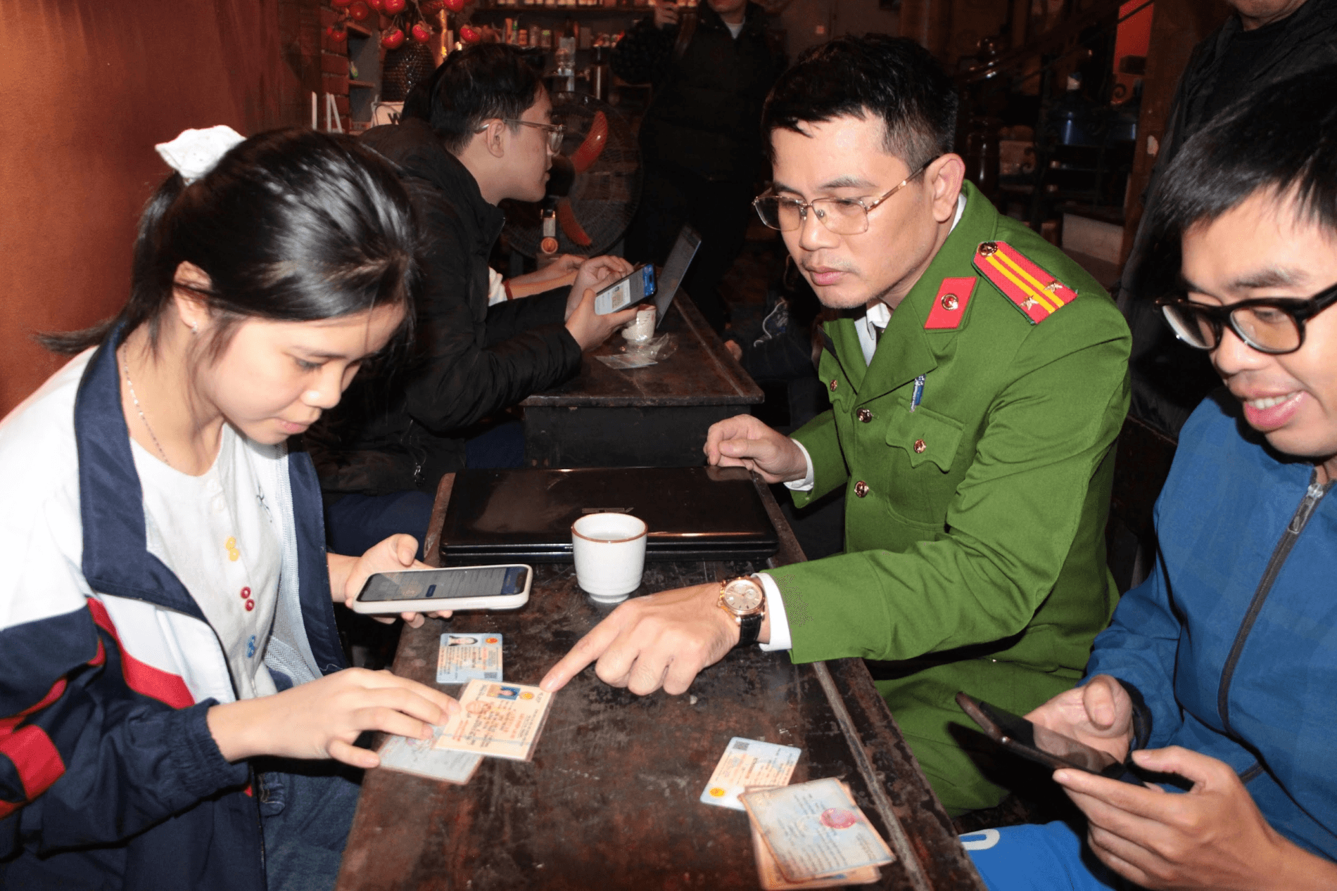 Công dân Thủ đô số: Tiện ích bắt đầu từ việc làm sạch dữ liệu phương tiện và giấy phép lái xe