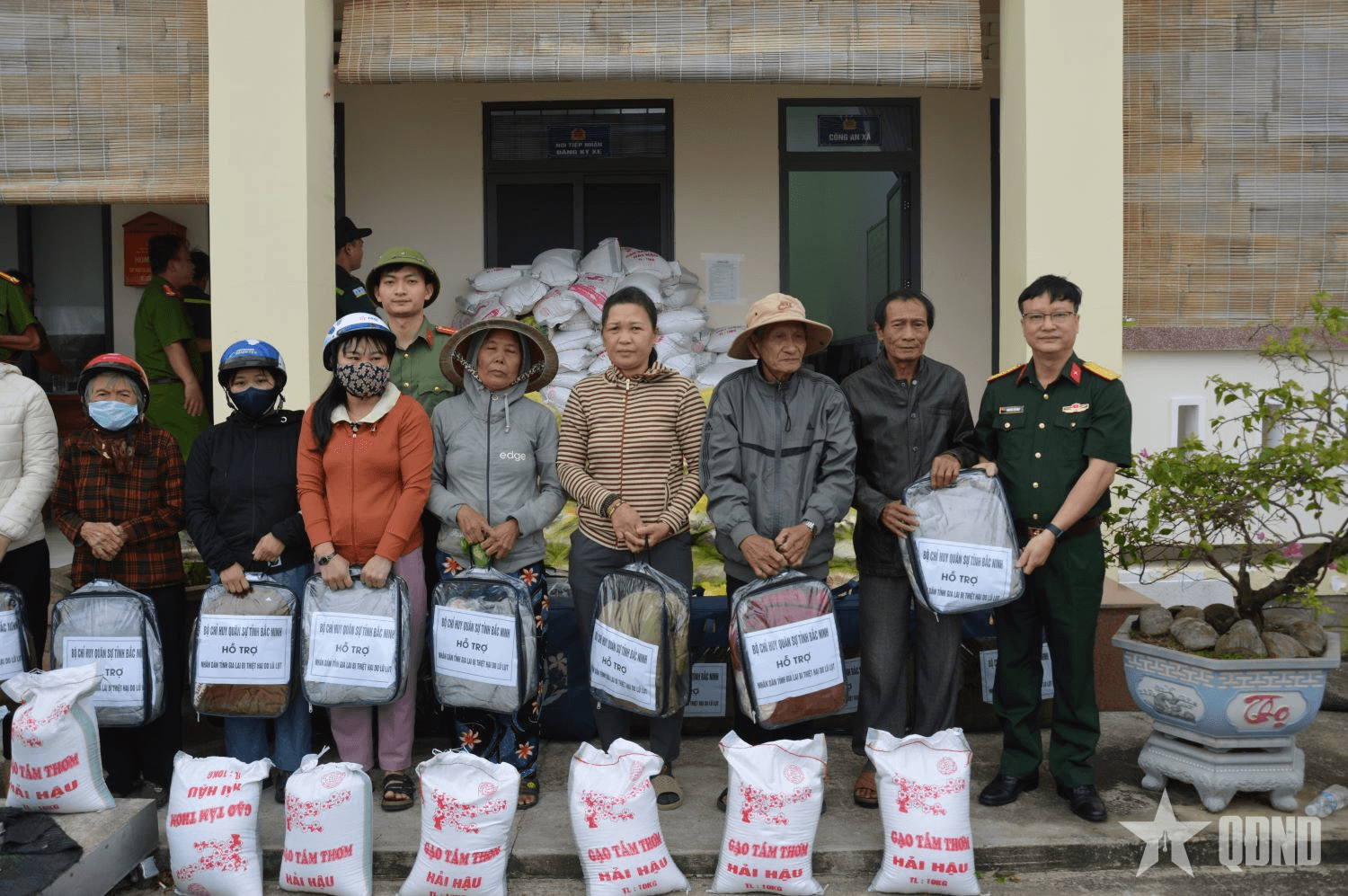 Bộ CHQS tỉnh Bắc Ninh: Thăm, tặng quà hỗ trợ nhân dân Gia Lai
