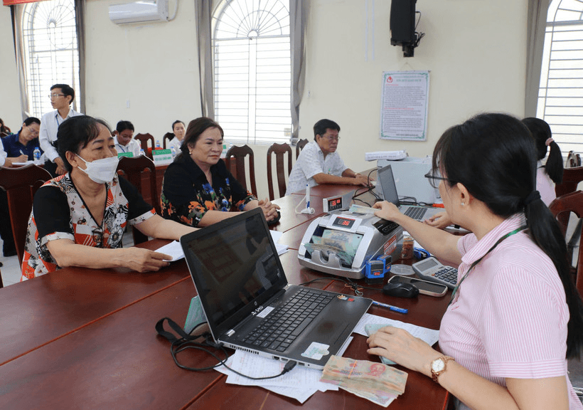 Từ ngày 1-12, giảm lãi suất cho vay nhiều chương trình tín dụng chính sách